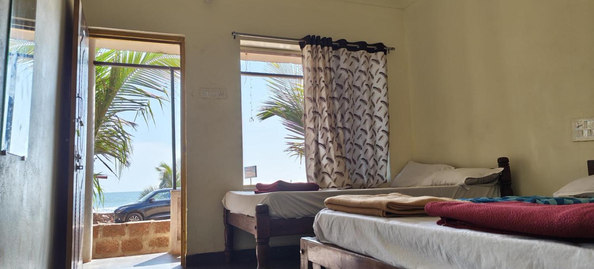 Gokarna Govekar Sea Facing Rooms Buitenkant foto